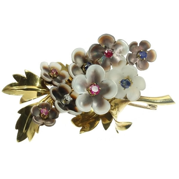 Joyful flower brooch from the fifties made by the famous jeweler Wolfers freres (image 1 of 16)